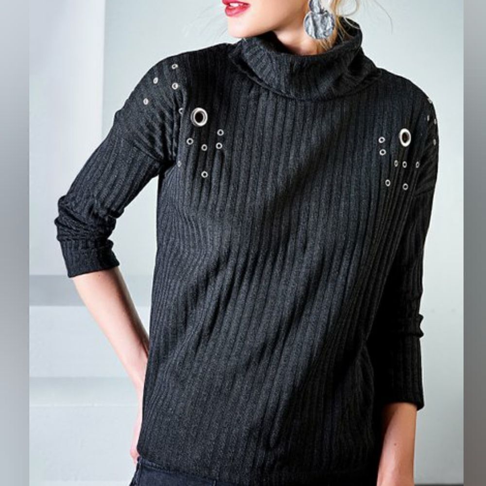 Milan Kiss  Anthracite Ribbed Grommet Turtleneck Sweater sz Sm